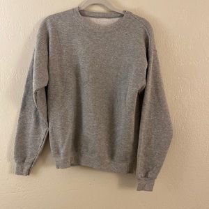 grey crew neck sweatshirt
